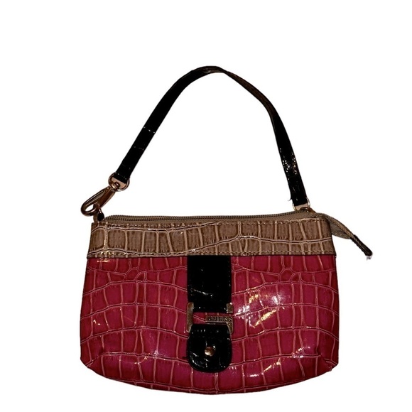 Vintage Guess Wristlet, Pink Exterior is excellent - Picture 4 of 13